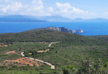 Das malerische Kap Doukato